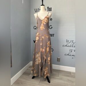 EUC Dress Forum Beige and Gray Floral Flowy Dress Size S